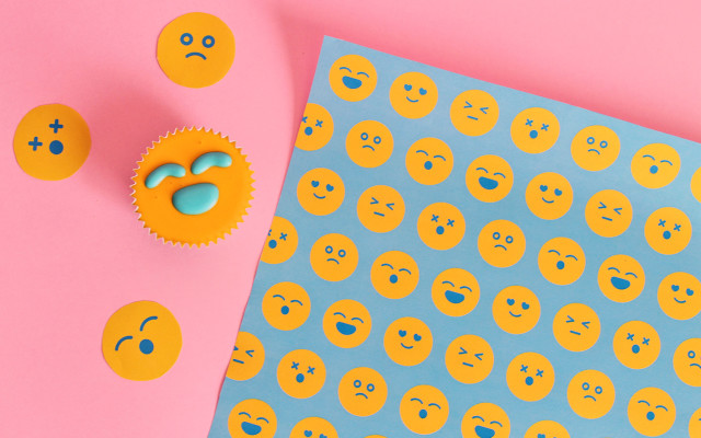 carta-regalo-emoji-sole-supercolors