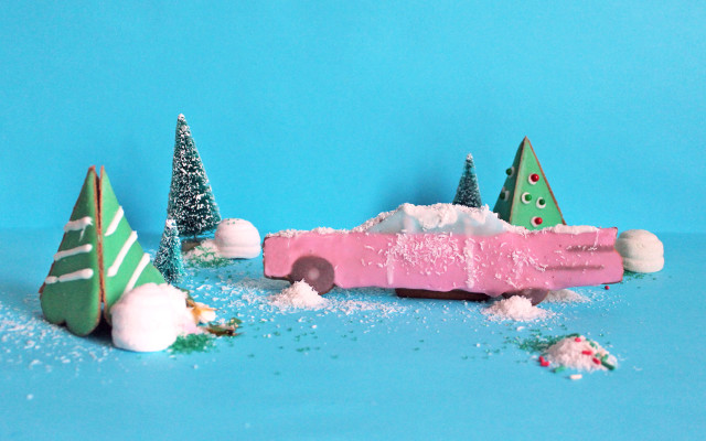 gingerbread-cadillac-super-colors-super-natale-1