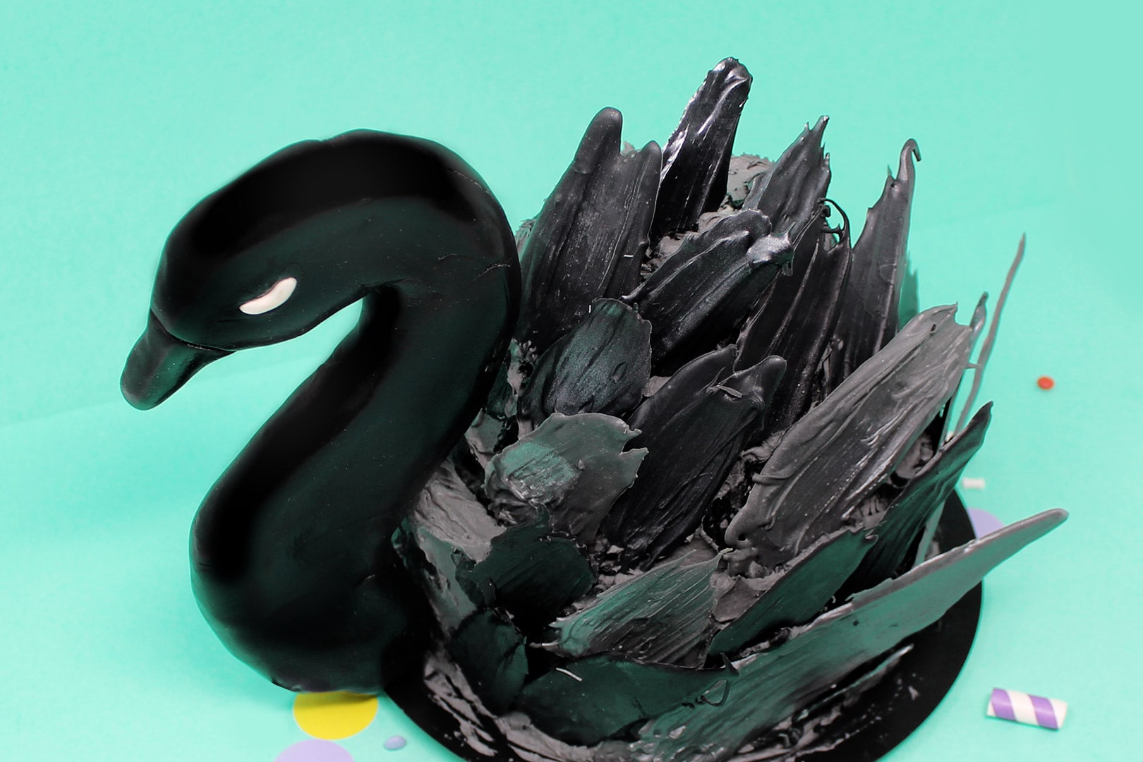 torta-cigno-nero-super-colors-paintbrush-cake-black-swan-3-min