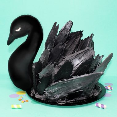 torta-cigno-nero-super-colors-paintbrush-cake-black-swan-mint-min