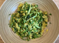 Cous cous verde primavera con asparagi, fagiolini, avocado e zucchine